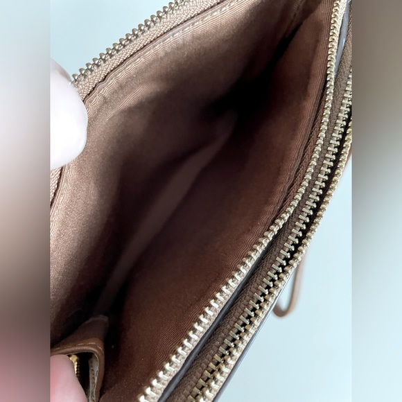 NWT Coach Wristlet - Picture 5 of 7